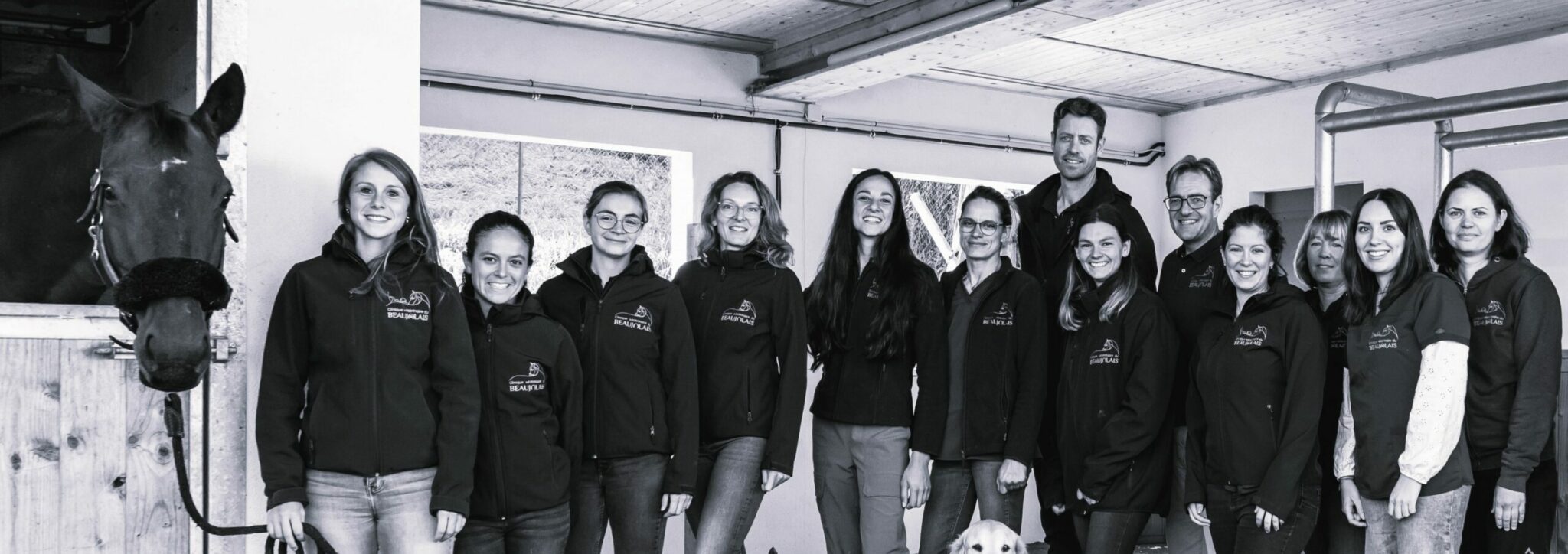 Equipe ASV et véto de la clinique